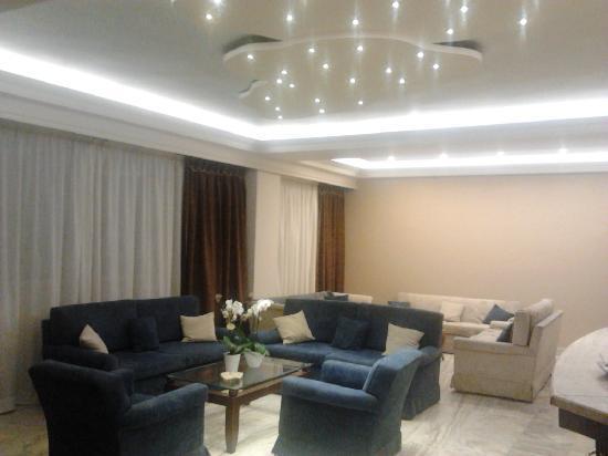 Adonis City Hotel Patras Bagian luar foto