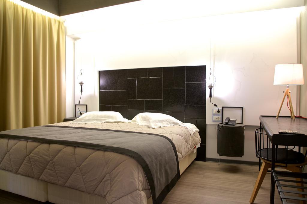 Adonis City Hotel Patras Bagian luar foto