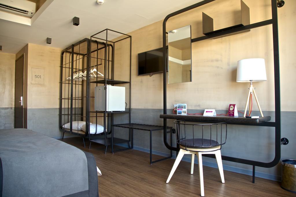 Adonis City Hotel Patras Ruang foto