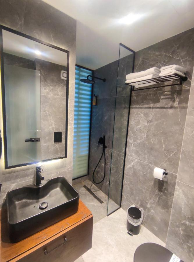 Adonis City Hotel Patras Bagian luar foto