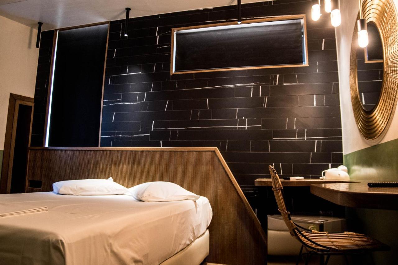 Adonis City Hotel Patras Bagian luar foto