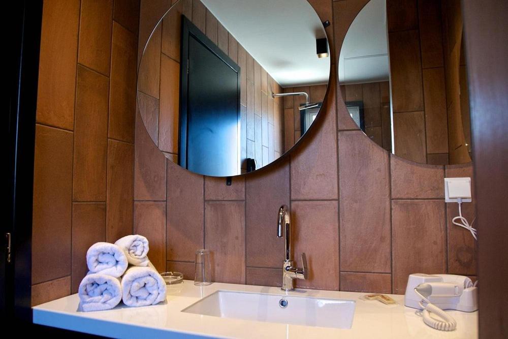 Adonis City Hotel Patras Bagian luar foto