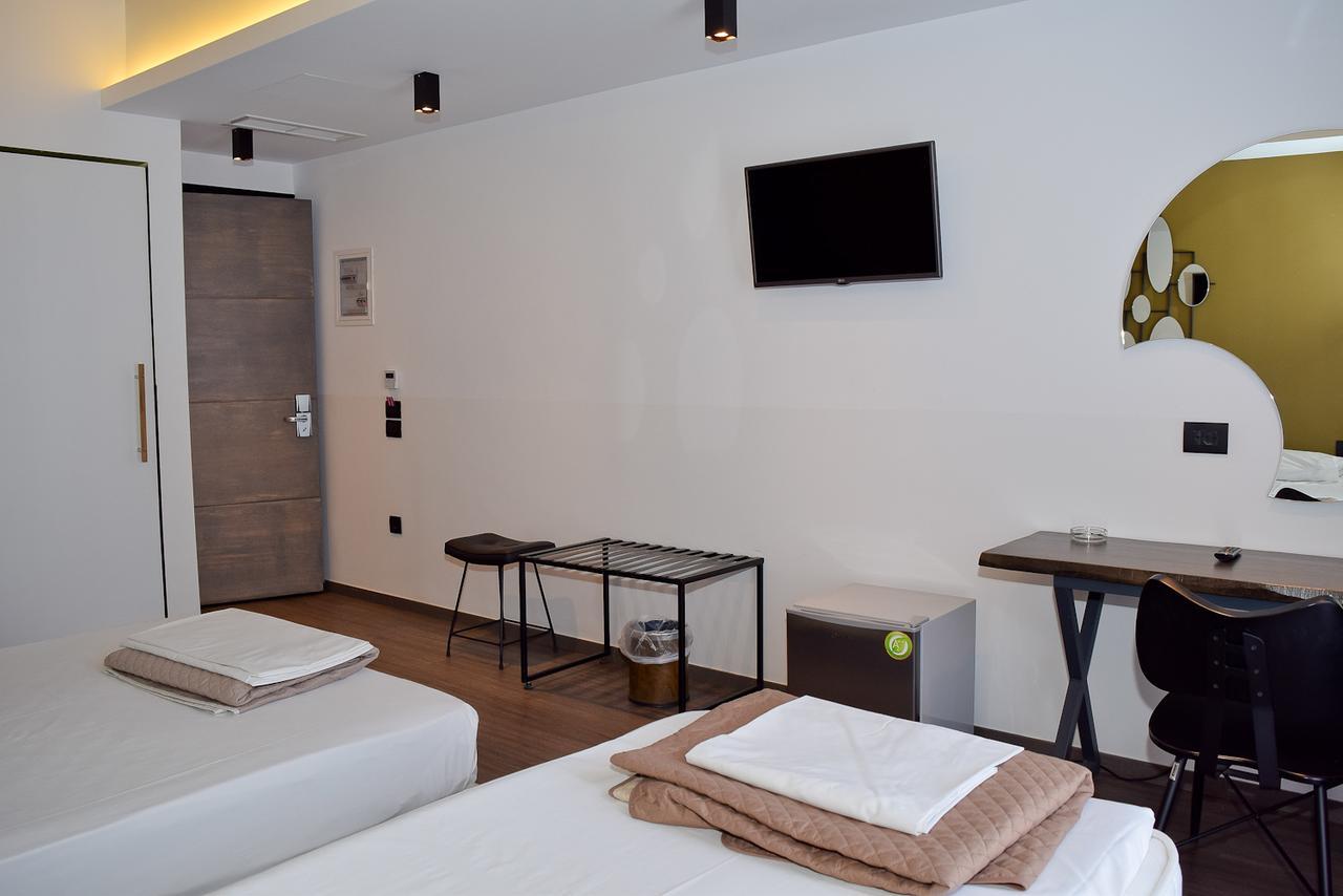 Adonis City Hotel Patras Bagian luar foto