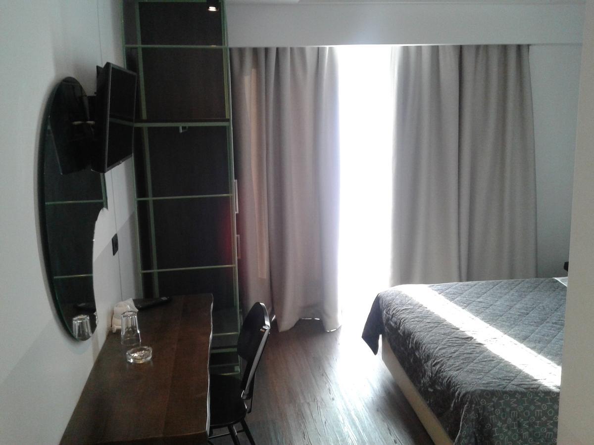 Adonis City Hotel Patras Bagian luar foto