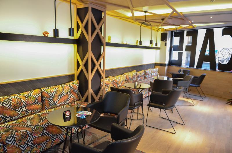 Adonis City Hotel Patras Bagian luar foto